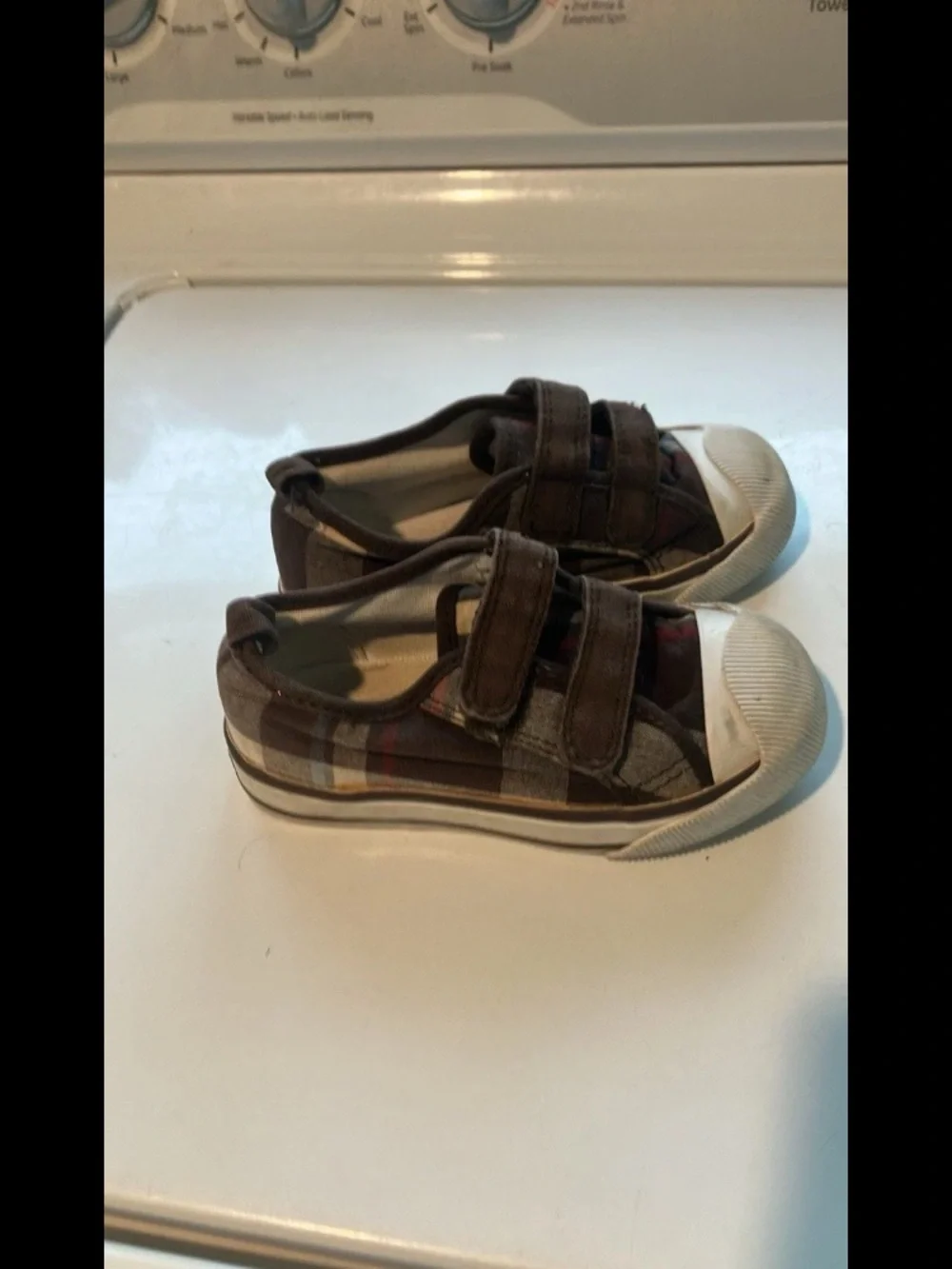 Gymboree plaid Brown and White Sneakers Hoo Loop closure toddler 8
